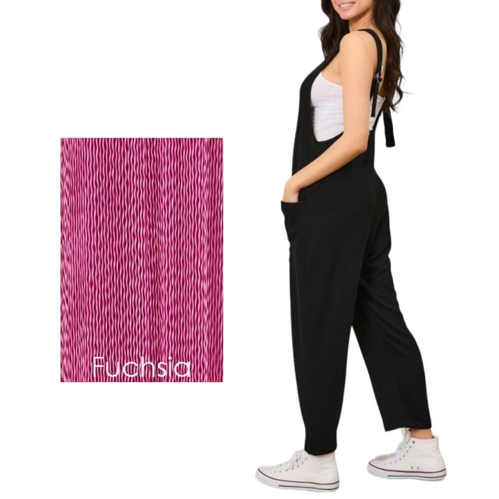 Fuschia Women's Jumpsuit. Size M - Picture 3 of 6